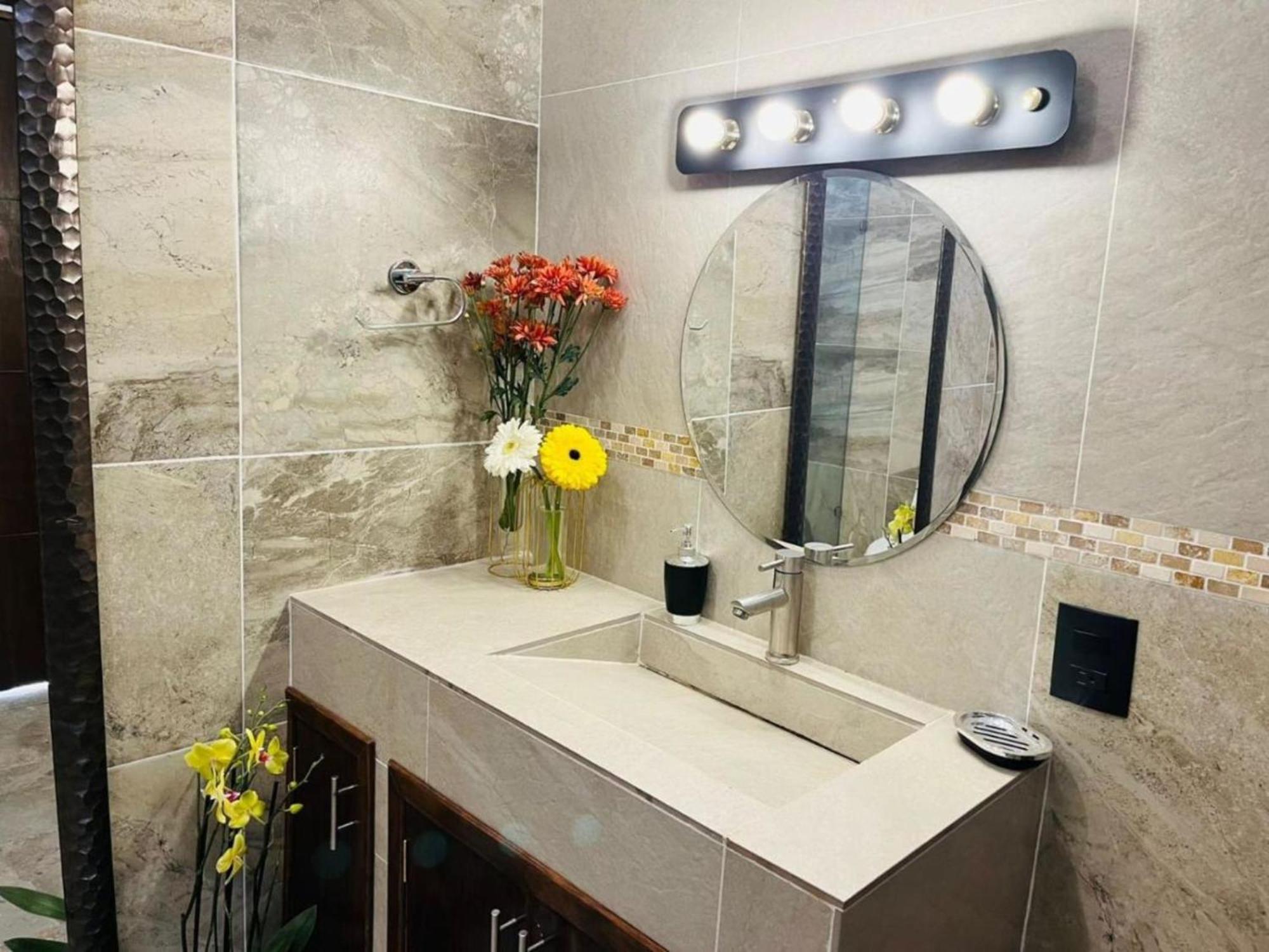Hostel Gautamas Guest Rooms تيبوزتلان المظهر الخارجي الصورة